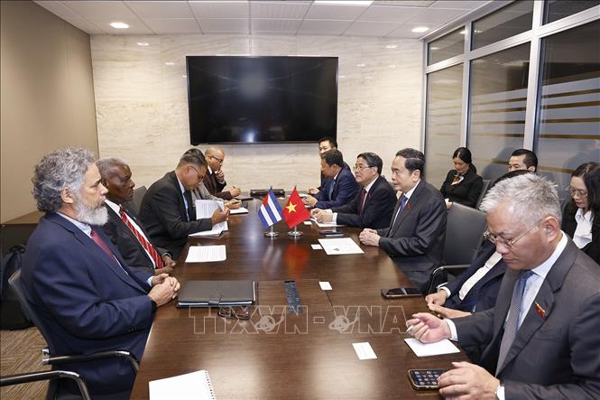 Chủ tịch Quốc hội Trần Thanh Mẫn gặp Chủ tịch Quốc hội Cuba Esteban Lazo Hernandez. Ảnh: Doãn Tấn – TTXVN