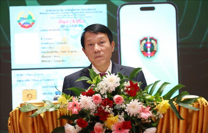 Bộ trưởng Bộ Công an Lương Tam Quang phát biểu tại Lễ khai trương Hệ thống quản lý dân cư và căn cước công dân tại Lào. Ảnh: Xuân Tú - PV TTXVN tại Lào