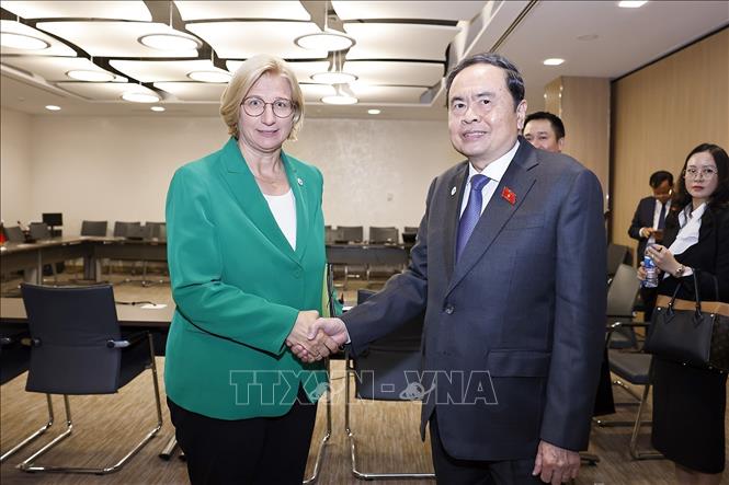 NA Chairman Tran Thanh Man meets with President of the German Bundesrat Anke Rehlinger. VNA Photo: Doãn Tấn