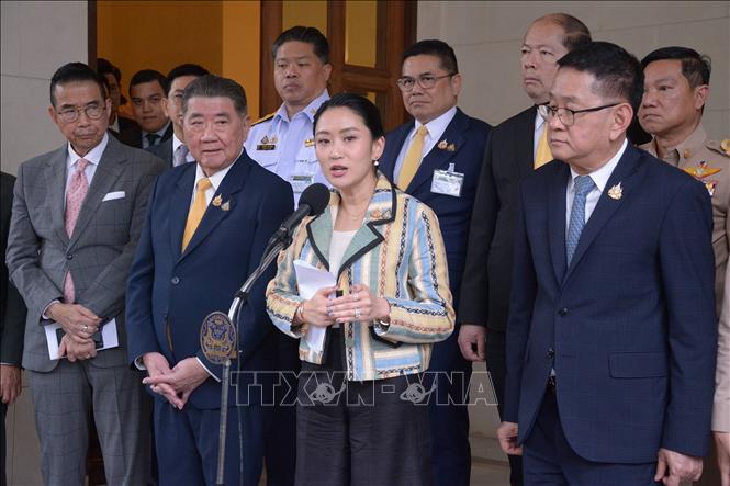 (Tư liệu) Bà Paetongtarn Shinawatra, khi giữ chức Thủ tướng Thái Lan, phát biểu với báo giới tại thủ đô Bangkok, ngày 23/6/2025. Ảnh: THX/TTXVN