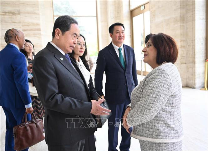 NA Chairman Tran Thanh Man meets with Sahiba Gafarova, Speaker of the Milli Majlis (National Assembly) of Azerbaijan. VNA Photo