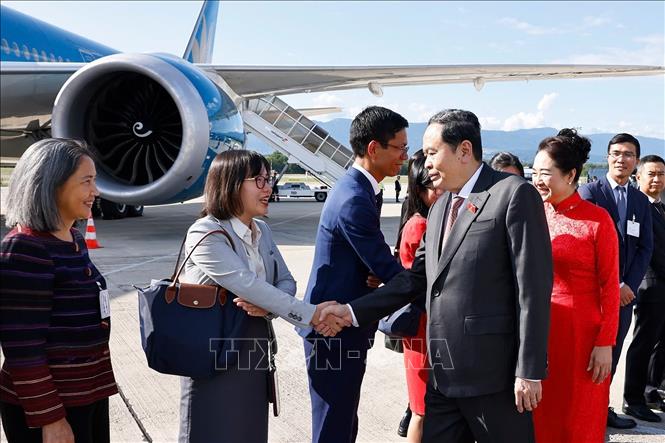 Lễ tiễn Chủ tịch Quốc hội Trần Thanh Mẫn và Phu nhân tại sân bay quốc tế Geneva, Thụy Sĩ. Ảnh: Doãn Tấn – TTXVN