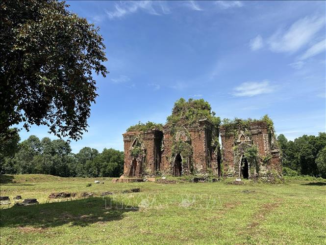 The Chien Dan towers consist of three structures: the South, Central, and North towers, which are significant examples of Cham sculpture from the 11th–12th centuries. (Photo: VNA). VNA Photo: Đỗ Trưởng