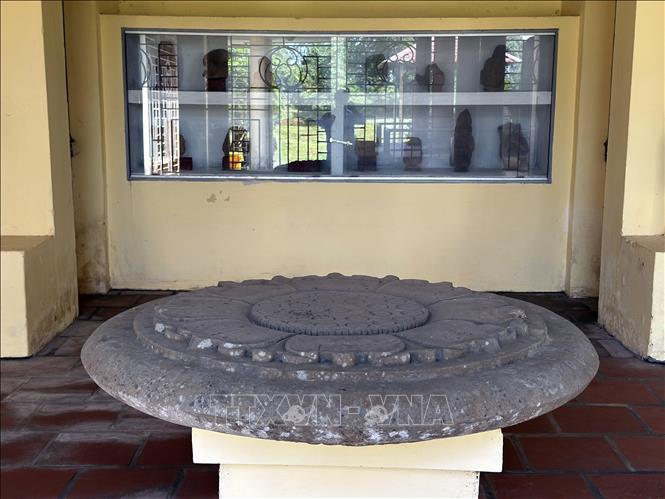Excavated artifacts displayed at the Chien Dan towers reveal the towers are significant examples of Cham sculpture from the 11th–12th centuries. VNA Photo: Đỗ Trưởng
