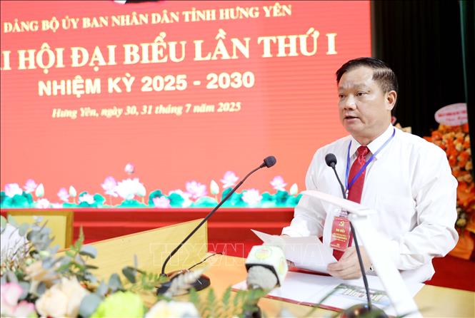 Bí thư Đảng ủy, Chủ tịch UBND tỉnh Hưng Yên Nguyễn Khắc Thận phát biểu tại Đại hội. Ảnh: Thế Duyệt - TTXVN