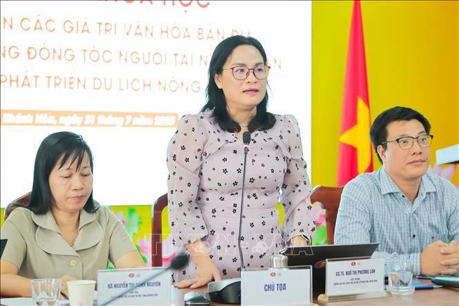 Giáo sư, Tiến sĩ Ngô Thị Phương Lan, Hiệu trưởng Trường Đại học Khoa học Xã hội và Nhân văn, Đại học Quốc gia thành phố Hồ Chí Minh phát biểu tại hội thảo. Ảnh: TTXVN phát