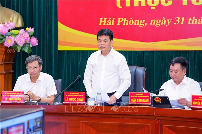 Chủ tịch Ủy ban Nhân dân thành phố Hải Phòng Lê Ngọc Châu phát biểu chỉ đạo tại phiên họp. Ảnh: Minh Huệ-TTXVN