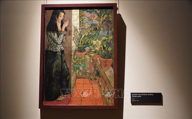 A lacquer painting by late artist Nguyen Tu Nghiem at the State Museum of Oriental Art in Moscow. VNA Photo: Tâm Hằng