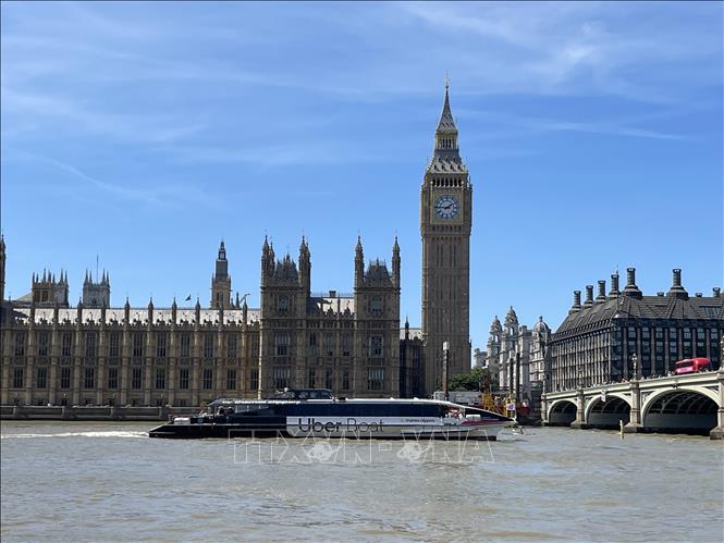 Big Ben nằm trong Tháp Elizabeth ở phía bắc Cung điện Westminster bên bờ sông Thames. Ảnh: Minh Hợp - P/v TTXVN tại Anh