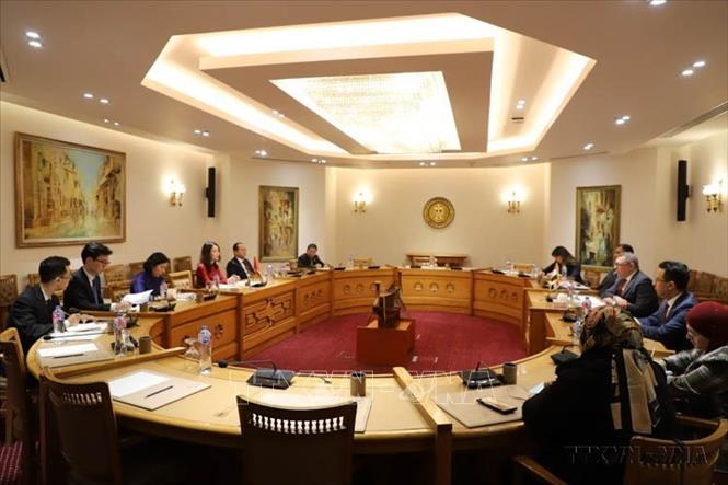 Thứ trưởng Bộ Ngoại giao Nguyễn Minh Hằng và Bộ trưởng Ngoại giao, Di trú và Kiều dân Ai Cập Badr Abdelatty đồng chủ trì Kỳ họp lần thứ 10 Tham vấn chính trị giữa Bộ Ngoại giao hai nước (Cairo, 29/11/2024). Ảnh: Nguyễn Trường - TTXVN