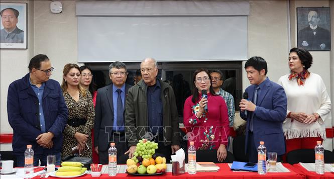 Phó Trưởng Ban Tuyên giáo và Dân vận Trung ương Đinh Thị Mai phát biểu tại Phiên họp Trung ương Đảng PT tại trụ sở Đảng PT ở thủ đô Mexico City, Mexico. Ảnh: Phi Hùng - PV TTXVN tại Mexico