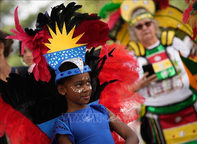 Lễ hội đường phố Caribbean Days năm 2025 đang diễn ra tại Coquitlam, British Columbia, Canada, tôn vinh âm nhạc, ẩm thực, trang phục và văn hóa đặc trưng vùng Caribe. Ảnh: THX/TTXVN