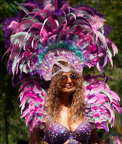 Lễ hội đường phố Caribbean Days năm 2025 đang diễn ra tại Coquitlam, British Columbia, Canada, tôn vinh âm nhạc, ẩm thực, trang phục và văn hóa đặc trưng vùng Caribe. Ảnh: THX/TTXVN
