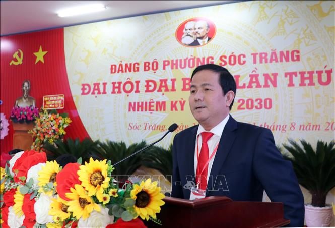 Ông Trần Văn Huyến, Phó Bí thư Thành ủy Cần Thơ phát biểu chỉ đạo tại Đại hội Phường Sóc Trăng. Ảnh: Trung Hiếu-TTXVN
