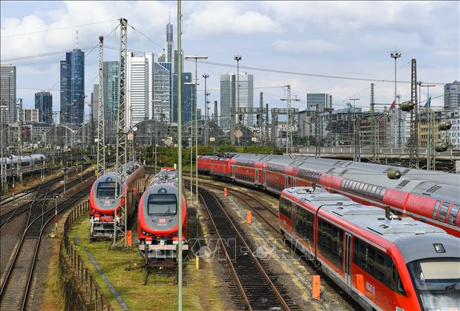 Tàu hỏa tại nhà ga ở Frankfurt, Đức. Ảnh: THX/TTXVN
