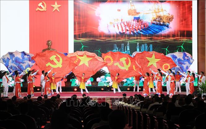 Biểu diễn văn nghệ chào mừng tại hội nghị. Ảnh: Quốc Khánh - TTXVN