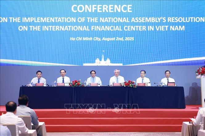 Thủ tướng Phạm Minh Chính chủ trì Hội nghị quán triệt, triển khai Nghị quyết của Quốc hội về Trung tâm tài chính quốc tế tại Việt Nam. Ảnh: Dương Giang-TTXVN
