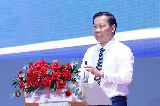 Chủ nhiệm Uỷ ban Kinh tế và Tài chính của Quốc hội Phan Văn Mãi quán triệt nội dung của Nghị quyết số 222/2025/QH15 của Quốc hội. Ảnh: Dương Giang-TTXVN