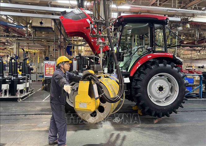 Thương hiệu YTO cung cấp các tính năng máy kéo tiên tiến và động cơ diesel bền bỉ, luôn duy trì mạng lưới đại lý mạnh mẽ tại hơn 100 quốc gia. Ảnh: Công Tuyên/Pv TTXVN tại Trung Quốc