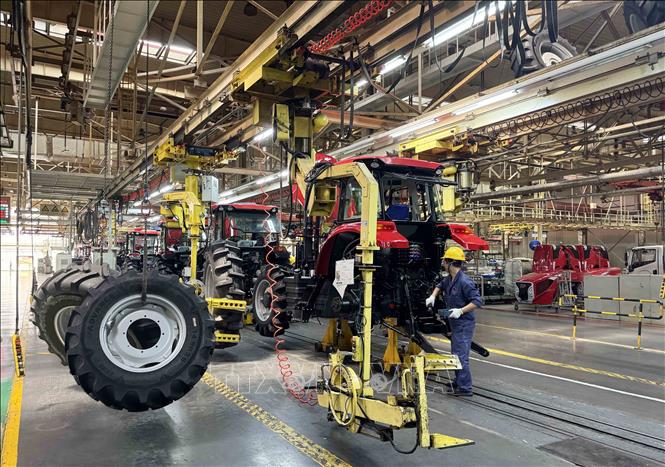Thương hiệu YTO cung cấp các tính năng máy kéo tiên tiến và động cơ diesel bền bỉ, luôn duy trì mạng lưới đại lý mạnh mẽ tại hơn 100 quốc gia. Ảnh: Công Tuyên/Pv TTXVN tại Trung Quốc