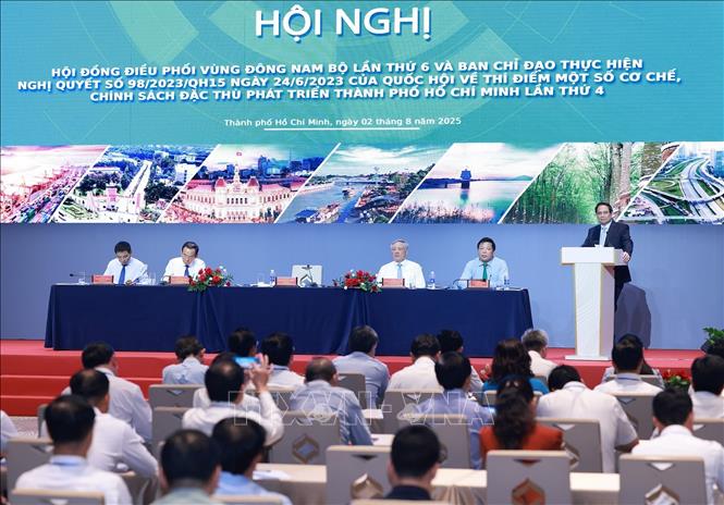 Thủ tướng Phạm Minh Chính phát biểu chỉ đạo Hội nghị Hội đồng điều phối vùng Đông Nam Bộ lần thứ 6 và Ban Chỉ đạo thực hiện Nghị quyết số 98 của Quốc hội. Ảnh: Dương Giang-TTXVN