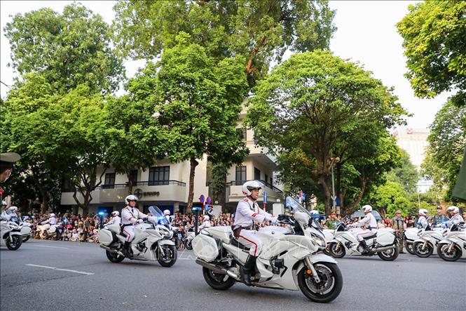 Màn biểu dương lực lượng của lực lượng mô tô hộ tống nguyên thủ quốc gia. Ảnh: Khánh Hoà - TTXVN