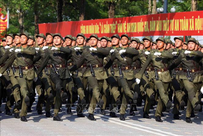Khối lực lượng an ninh cơ sở tham gia buổi hợp luyện tại Đại học Quốc gia Hà Nội. Ảnh: Phạm Kiên - TTXVN