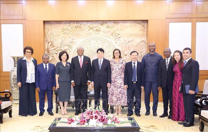 Thường trực Ban Bí thư Lương Cường tiếp Đoàn Đảng Phong trào Nhân dân Giải phóng Angola (MPLA) do đồng chí Manuel Domingos Augusto, Uỷ viên Bộ Chính trị, Bí thư Trung ương Đảng phụ trách đối ngoại làm Trưởng đoàn (Hà Nội, 21/8/2024). Ảnh: Phương Hoa - TTXVN
