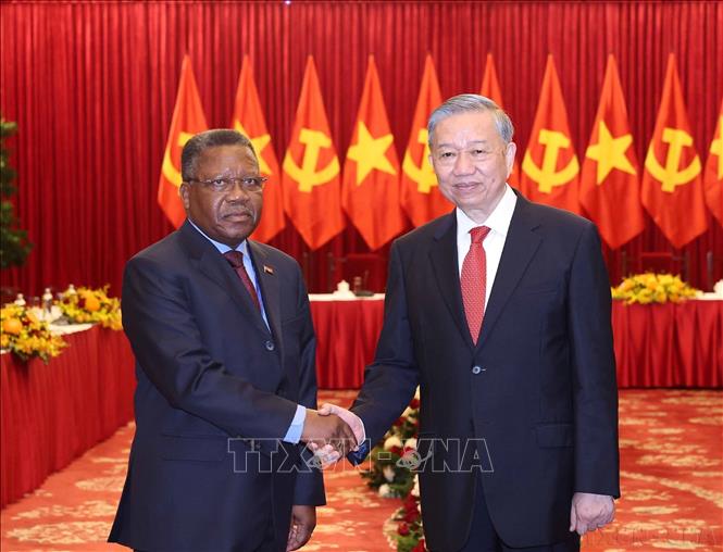 Tổng Bí thư Tô Lâm tiếp Ủy viên Bộ Chính trị Đảng Phong trào Nhân dân Giải phóng Angola (MPLA) Jorge Inocenio Dombolo sang dự Lễ kỷ niệm 50 năm Ngày Giải phóng miền Nam, thống nhất đất nước (Thành phố Hồ Chí Minh, 29/4/2025). Ảnh: Thống Nhất – TTXVN