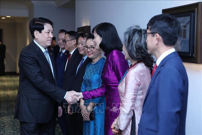 Chủ tịch nước Lương Cường với các Đại sứ Việt Nam tại khu vực châu Phi. Ảnh: Lâm Khánh - TTXVN 