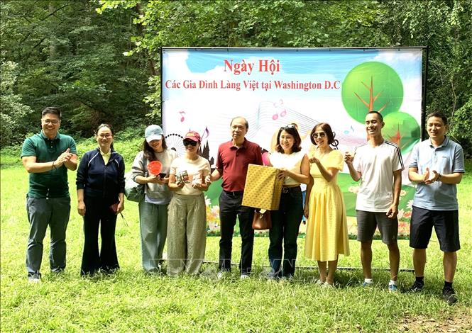 Phần thưởng dành cho các thành viên tích cực tham gia thi đấu thể thao. Ảnh: Ngọc Quang - PV TTXVN tại Mỹ
