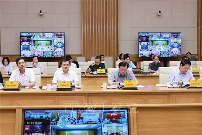 Các đại biểu tham dự phiên họp lần thứ hai của Ban Chỉ đạo quốc gia về phát triển ngành công nghiệp bán dẫn. Ảnh: Dương Giang-TTXVN 

