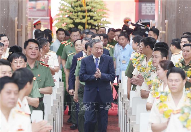 Tổng Bí thư Tô Lâm đến dự gặp mặt các điển hình tiên tiến dự Đại hội thi đua” Vì An ninh tổ quốc” lần thứ IX. Ảnh: Thống Nhất - TTXVN 