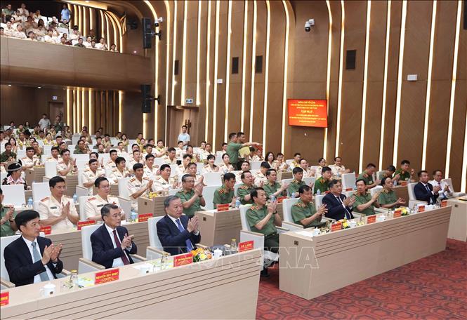 Tổng Bí thư Tô Lâm và các đại biểu dự gặp mặt các điển hình tiên tiến tại Đại hội thi đua” Vì An ninh tổ quốc” lần thứ IX. Ảnh: Thống Nhất - TTXVN 