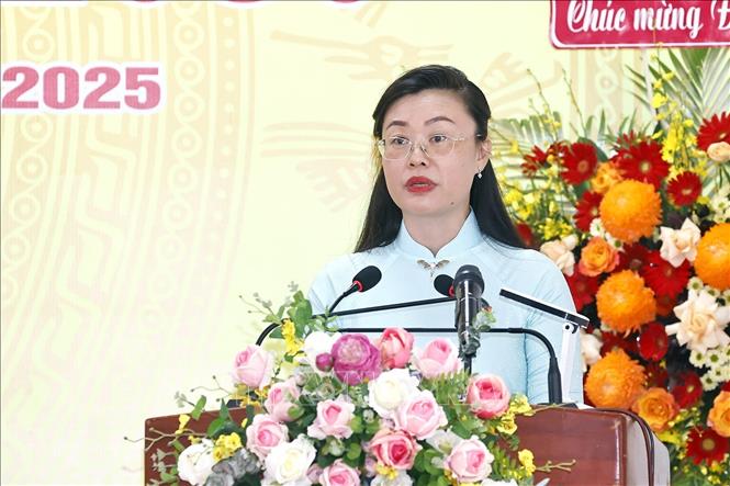 Đồng chí Phạm Thị Thuỳ Dung, Uỷ viên Ban Chấp hành Đảng bộ thành phố Cần Thơ, Bí thư Đảng uỷ xã Thạnh Xuân nhiệm kỳ 2025 - 2030 phát biểu. Ảnh: Doãn Tấn - TTXVN