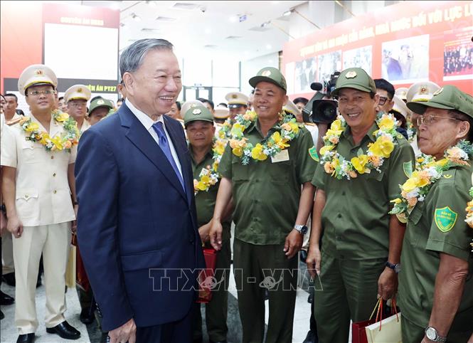 Tổng Bí thư Tô Lâm và các đại biểu. Ảnh: Thống Nhất - TTXVN 