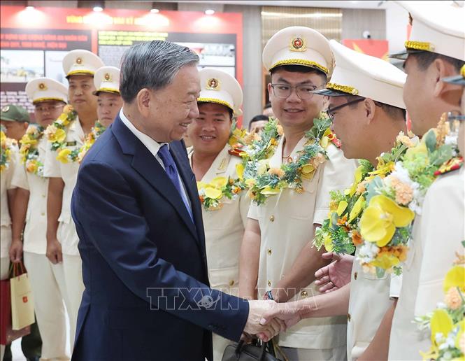 Tổng Bí thư Tô Lâm và các đại biểu. Ảnh: Thống Nhất - TTXVN 