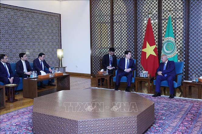 Chủ tịch nước Lương Cường gặp Tổng Thư ký Liên đoàn Arab Ahmed Aboul Gheit. Ảnh: Lâm Khánh – TTXVN