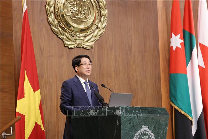 Chủ tịch nước Lương Cường phát biểu chính sách tại Trụ sở Liên đoàn Arab ở thủ đô Cairo, Ai Cập. Ảnh: Lâm Khánh – TTXVN