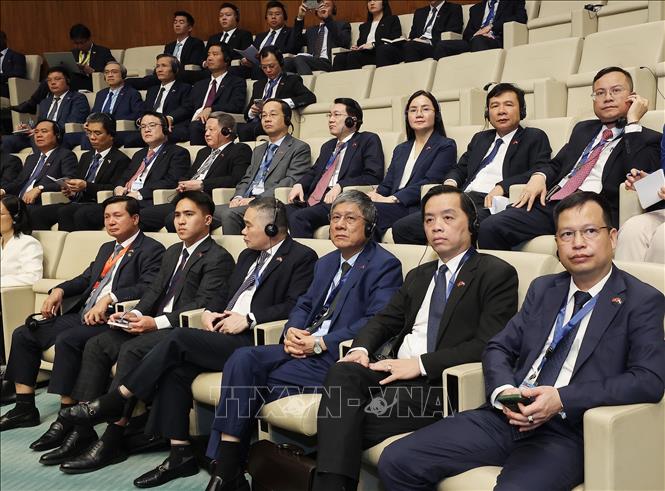 Các đại biểu Việt Nam tại Trụ sở Liên đoàn Arab. Ảnh: Lâm Khánh - TTXVN