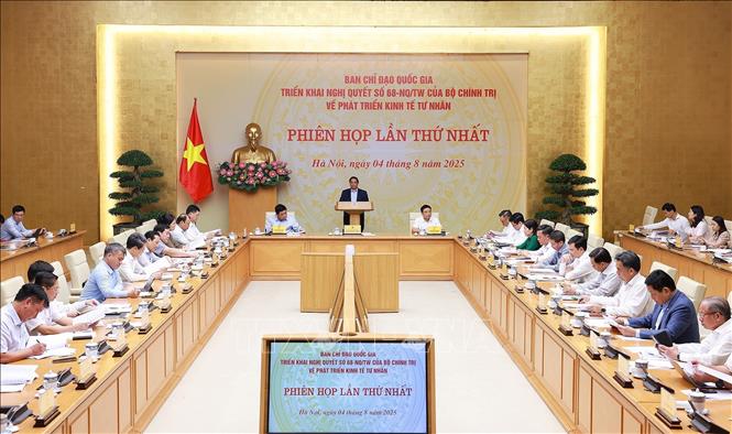 Phiên họp lần thứ nhất của Ban Chỉ đạo quốc gia về phát triển kinh tế tư nhân. Ảnh: Dương Giang-TTXVN 
