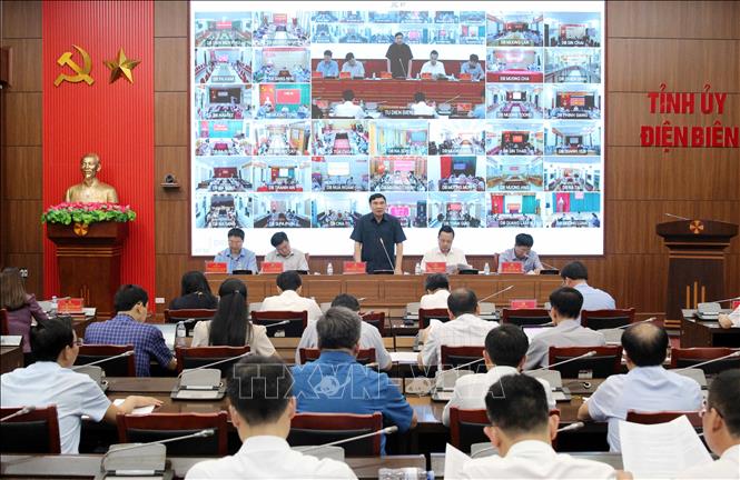 Toàn cảnh hội nghị về xây dựng nhà ở cho đồng bào bị thiệt hại do mưa lũ và xóa nhà tạm, nhà dột nát. Ảnh: Trung Kiên - TTXVN