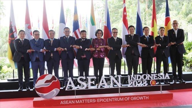 Trưởng đoàn các nước tham dự Hội nghị Bộ trưởng Tài chính và Thống đốc Ngân hàng Trung ương ASEAN (AFMGM) lần thứ nhất - năm 2023 (Indonesia, 31/3/2023). Ảnh: Hữu Chiến - TTXVN