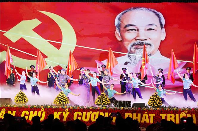 Chương trình nghệ thuật chào mừng Đại hội. Ảnh: Trọng Đức - TTXVN