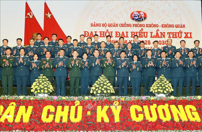 Thượng tướng Lê Huy Vịnh, Ủy viên Trung ương Đảng, Ủy viên Quân uỷ Trung ương, Thứ trưởng Bộ Quốc phòng và các đại biểu tại Đại hội. Ảnh: Trọng Đức - TTXVN