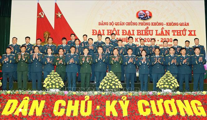 Thượng tướng Lê Huy Vịnh, Ủy viên Trung ương Đảng, Ủy viên Quân uỷ Trung ương, Thứ trưởng Bộ Quốc phòng và các đại biểu tại Đại hội. Ảnh: Trọng Đức - TTXVN