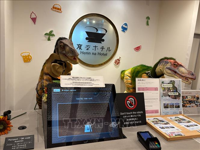 Henn na Hotel được ghi danh vào Kỷ lục Guinness là khách sạn đầu tiên trên thế giới do robot vận hành. Ảnh: Xuân Giao - PV TTXVN tại Nhật Bản