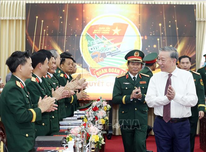 Tổng Bí thư Tô Lâm đến thăm và làm việc tại Quân đoàn 12. Ảnh: Thống Nhất - TTXVN