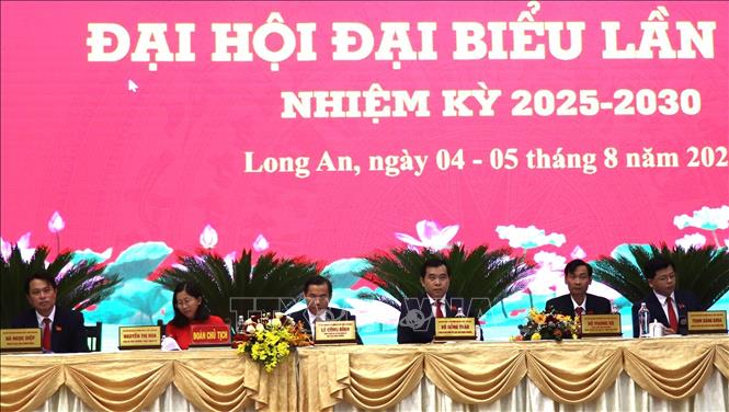 Đoàn chủ tịch điều hành Đại hội. Ảnh: Thanh Bình -TTXVN 