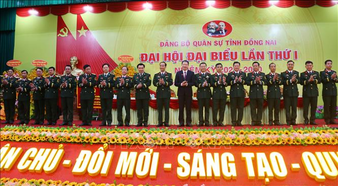 Ban Chấp hành Đảng bộ Quân sự tỉnh Đồng Nai nhiệm kỳ 2025-2030 ra mắt tại Đại hội. Ảnh: Lê Xuân-TTXVN